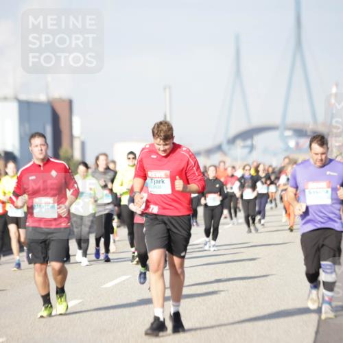 03.10.2025 - Köhlbrandbrückenlauf Jannik Wohlers http://msf.ph/oto/9088064 03.10.2025 10:08:44 Position 3 0, 2632 meine-sportfotos.de