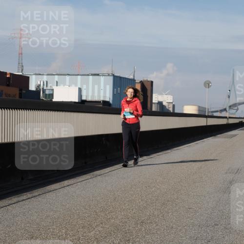 03.10.2025 - Köhlbrandbrückenlauf Fabian Wolf http://msf.ph/oto/9088065 03.10.2025 10:24:03 Position 3  meine-sportfotos.de