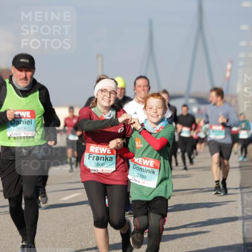 03.10.2025 - Köhlbrandbrückenlauf Jannik Wohlers http://msf.ph/oto/9088094 03.10.2025 09:58:01 Position 3 1674, 3500, 3499 meine-sportfotos.de