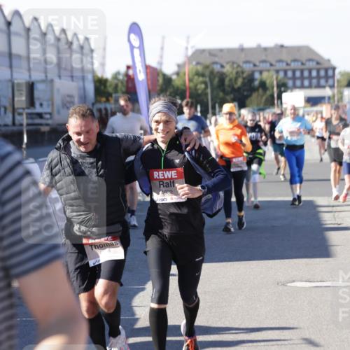 03.10.2025 - Köhlbrandbrückenlauf Jannik Wohlers http://msf.ph/oto/9088104 03.10.2025 13:19:12 Ziel 4143, 4630, 4631, 4632, 4690, 4725, 4727, 4816, 4828, 4876, 4996, 5027, 5853, 5858, 6088, 6117, 6127, 6225, 6226, 6475 meine-sportfotos.de