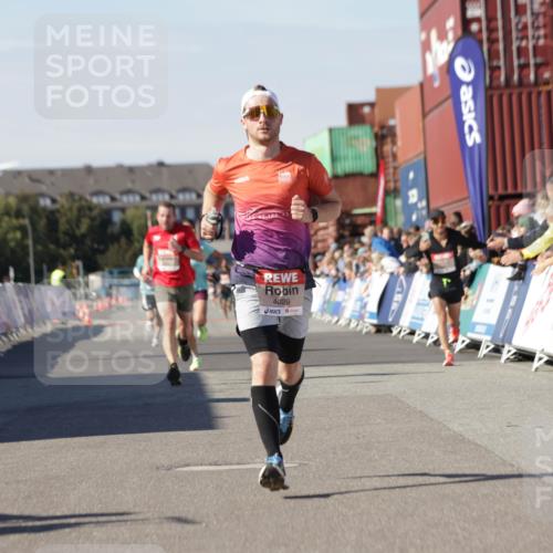 03.10.2025 - Köhlbrandbrückenlauf Jannik Wohlers http://msf.ph/oto/9088108 03.10.2025 12:53:24 Ziel 4029, 4142, 5786, 6241, 6333, 6656, 6804 meine-sportfotos.de