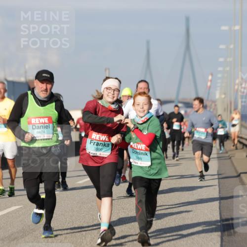 03.10.2025 - Köhlbrandbrückenlauf Jannik Wohlers http://msf.ph/oto/9088110 03.10.2025 09:58:02 Position 3 1674, 3500, 3499 meine-sportfotos.de