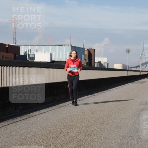03.10.2025 - Köhlbrandbrückenlauf Fabian Wolf http://msf.ph/oto/9088115 03.10.2025 10:24:04 Position 3 2191 meine-sportfotos.de