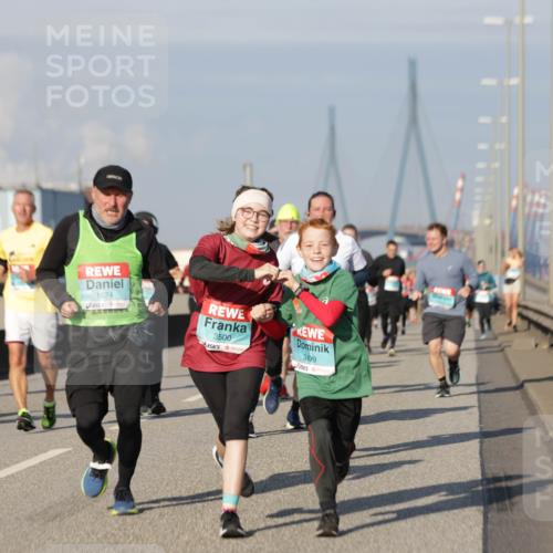 03.10.2025 - Köhlbrandbrückenlauf Jannik Wohlers http://msf.ph/oto/9088118 03.10.2025 09:58:02 Position 3 1674, 3500, 3499 meine-sportfotos.de