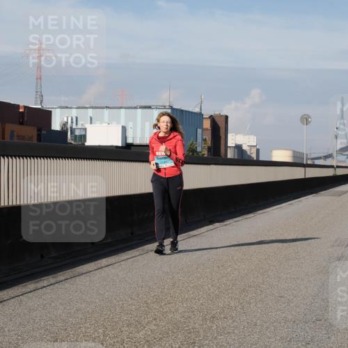 03.10.2025 - Köhlbrandbrückenlauf Fabian Wolf http://msf.ph/oto/9088141 03.10.2025 10:24:04 Position 3 2191 meine-sportfotos.de