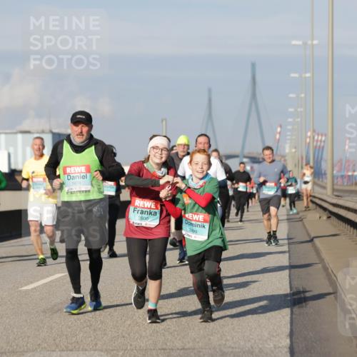 03.10.2025 - Köhlbrandbrückenlauf Jannik Wohlers http://msf.ph/oto/9088144 03.10.2025 09:58:02 Position 3 1674, 3500, 3499 meine-sportfotos.de