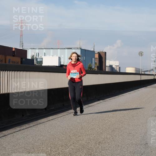 03.10.2025 - Köhlbrandbrückenlauf Fabian Wolf http://msf.ph/oto/9088152 03.10.2025 10:24:04 Position 3 2191 meine-sportfotos.de