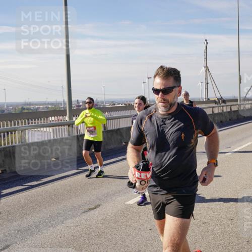 03.10.2025 - Köhlbrandbrückenlauf Michael Burmester http://msf.ph/oto/9088160 03.10.2025 12:44:29 Position 2 63 meine-sportfotos.de