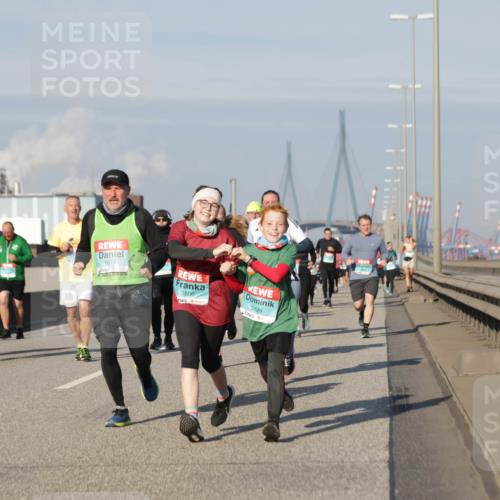 03.10.2025 - Köhlbrandbrückenlauf Jannik Wohlers http://msf.ph/oto/9088165 03.10.2025 09:58:02 Position 3 1674, 3500, 3499 meine-sportfotos.de