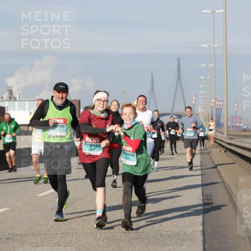 03.10.2025 - Köhlbrandbrückenlauf Jannik Wohlers http://msf.ph/oto/9088198 03.10.2025 09:58:02 Position 3 1674, 3500, 3409 meine-sportfotos.de