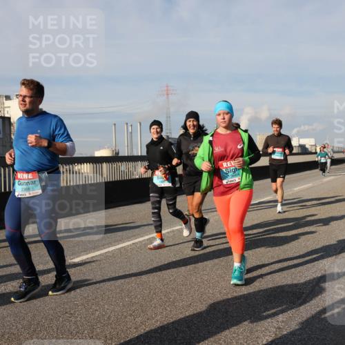 03.10.2025 - Köhlbrandbrückenlauf Lena Gebhardt http://msf.ph/oto/9088200 03.10.2025 10:06:36 Position 2 1, 2366, 3664 meine-sportfotos.de