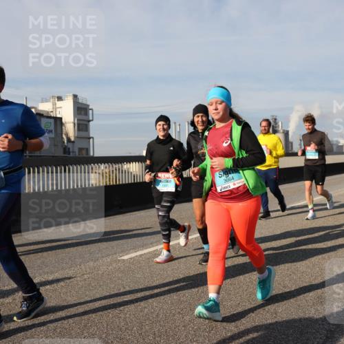 03.10.2025 - Köhlbrandbrückenlauf Lena Gebhardt http://msf.ph/oto/9088227 03.10.2025 10:06:36 Position 2 2366, 1935, 3664 meine-sportfotos.de