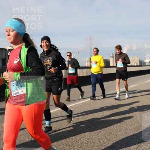 03.10.2025 - Köhlbrandbrückenlauf Lena Gebhardt http://msf.ph/oto/9088247 03.10.2025 10:06:37 Position 2 3664 meine-sportfotos.de
