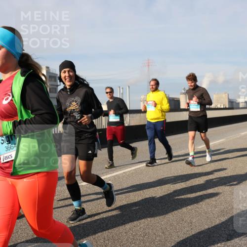 03.10.2025 - Köhlbrandbrückenlauf Lena Gebhardt http://msf.ph/oto/9088252 03.10.2025 10:06:37 Position 2 3664 meine-sportfotos.de