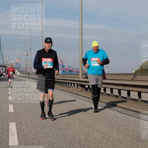 03.10.2025 - Köhlbrandbrückenlauf Fabian Wolf http://msf.ph/oto/9088269 03.10.2025 10:24:07 Position 3 2647 meine-sportfotos.de