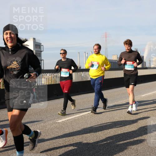 03.10.2025 - Köhlbrandbrückenlauf Lena Gebhardt http://msf.ph/oto/9088270 03.10.2025 10:06:37 Position 2 1935, 3429 meine-sportfotos.de
