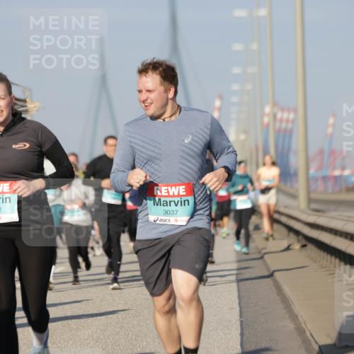 03.10.2025 - Köhlbrandbrückenlauf Jannik Wohlers http://msf.ph/oto/9088276 03.10.2025 09:58:07 Position 3 3471, 3037 meine-sportfotos.de
