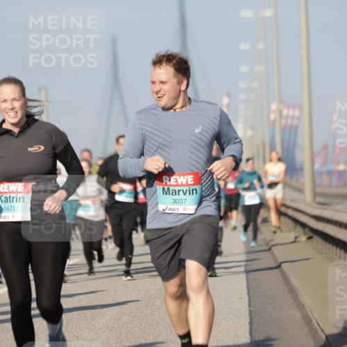 03.10.2025 - Köhlbrandbrückenlauf Jannik Wohlers http://msf.ph/oto/9088282 03.10.2025 09:58:07 Position 3 3471, 3037 meine-sportfotos.de