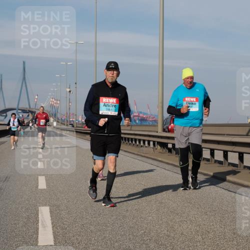 03.10.2025 - Köhlbrandbrückenlauf Fabian Wolf http://msf.ph/oto/9088284 03.10.2025 10:24:07 Position 3 2664, 2647 meine-sportfotos.de