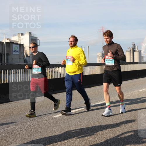03.10.2025 - Köhlbrandbrückenlauf Lena Gebhardt http://msf.ph/oto/9088286 03.10.2025 10:06:37 Position 2 3429, 3451, 3452 meine-sportfotos.de