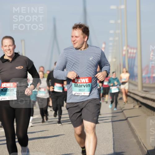 03.10.2025 - Köhlbrandbrückenlauf Jannik Wohlers http://msf.ph/oto/9088288 03.10.2025 09:58:07 Position 3 3471, 3037 meine-sportfotos.de