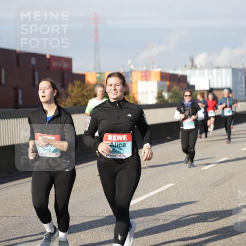 03.10.2025 - Köhlbrandbrückenlauf Jannik Wohlers http://msf.ph/oto/9088291 03.10.2025 10:08:57 Position 3 2162, 2237 meine-sportfotos.de