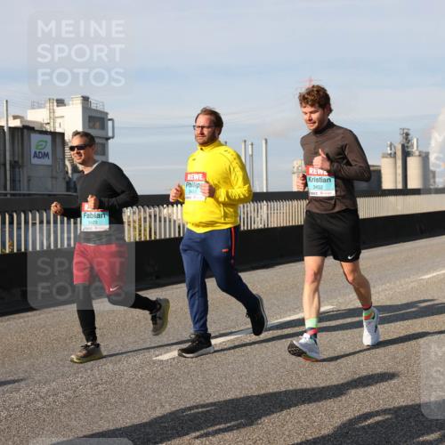 03.10.2025 - Köhlbrandbrückenlauf Lena Gebhardt http://msf.ph/oto/9088294 03.10.2025 10:06:38 Position 2 3429, 3451, 3452 meine-sportfotos.de
