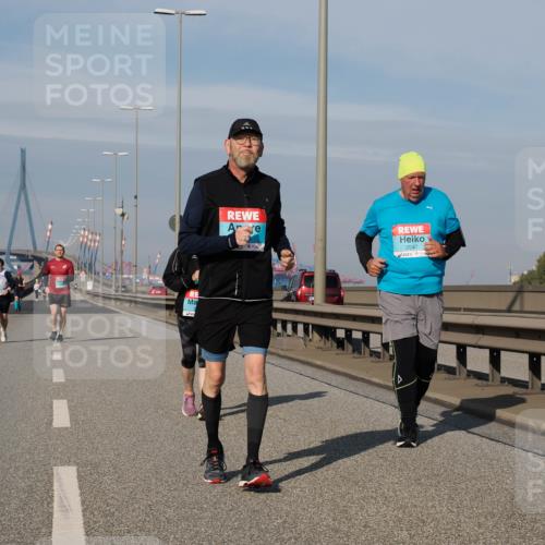 03.10.2025 - Köhlbrandbrückenlauf Fabian Wolf http://msf.ph/oto/9088316 03.10.2025 10:24:08 Position 3 2647 meine-sportfotos.de