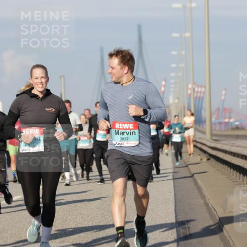 03.10.2025 - Köhlbrandbrückenlauf Jannik Wohlers http://msf.ph/oto/9088329 03.10.2025 09:58:07 Position 3 70, 471, 3037 meine-sportfotos.de