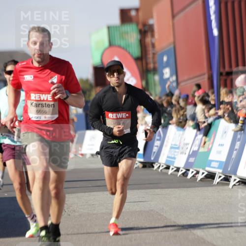 03.10.2025 - Köhlbrandbrückenlauf Jannik Wohlers http://msf.ph/oto/9088334 03.10.2025 12:53:27 Ziel 4029, 4142, 4155, 5786, 6241, 6656, 6804 meine-sportfotos.de