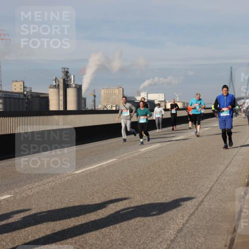 03.10.2025 - Köhlbrandbrückenlauf Lena Gebhardt http://msf.ph/oto/9088340 03.10.2025 10:06:38 Position 2  meine-sportfotos.de