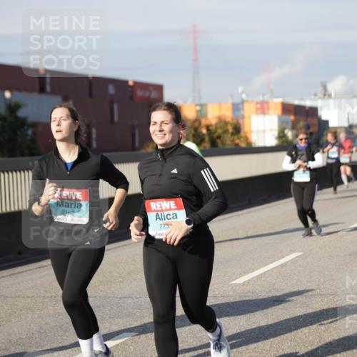 03.10.2025 - Köhlbrandbrückenlauf Jannik Wohlers http://msf.ph/oto/9088348 03.10.2025 10:08:58 Position 3 2162, 223 meine-sportfotos.de