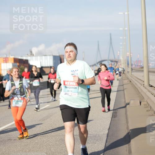 03.10.2025 - Köhlbrandbrückenlauf Jannik Wohlers http://msf.ph/oto/9088381 03.10.2025 10:09:01 Position 3 3161, 3614 meine-sportfotos.de