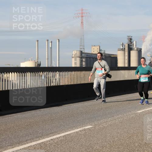 03.10.2025 - Köhlbrandbrückenlauf Lena Gebhardt http://msf.ph/oto/9088400 03.10.2025 10:06:41 Position 2  meine-sportfotos.de
