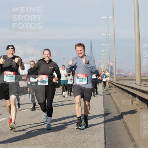 03.10.2025 - Köhlbrandbrückenlauf Jannik Wohlers http://msf.ph/oto/9088402 03.10.2025 09:58:08 Position 3 3470, 3037 meine-sportfotos.de