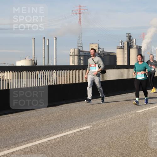 03.10.2025 - Köhlbrandbrückenlauf Lena Gebhardt http://msf.ph/oto/9088413 03.10.2025 10:06:41 Position 2  meine-sportfotos.de