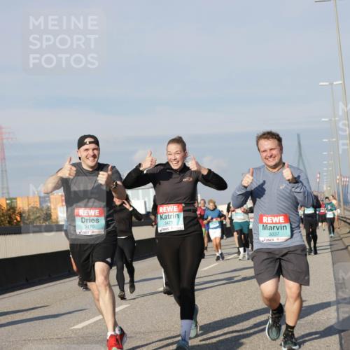 03.10.2025 - Köhlbrandbrückenlauf Jannik Wohlers http://msf.ph/oto/9088416 03.10.2025 09:58:09 Position 3 3470, 3471, 3037 meine-sportfotos.de