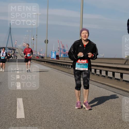 03.10.2025 - Köhlbrandbrückenlauf Fabian Wolf http://msf.ph/oto/9088417 03.10.2025 10:24:10 Position 3 3, 2236 meine-sportfotos.de