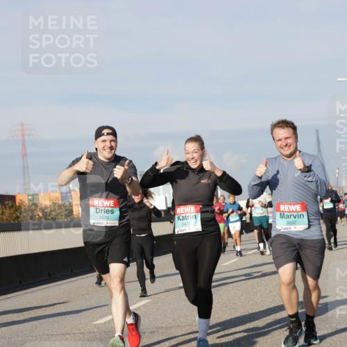 03.10.2025 - Köhlbrandbrückenlauf Jannik Wohlers http://msf.ph/oto/9088420 03.10.2025 09:58:09 Position 3 93, 3470, 3471, 3037 meine-sportfotos.de