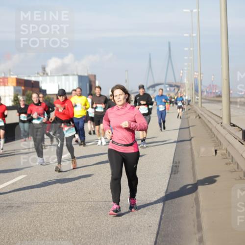 03.10.2025 - Köhlbrandbrückenlauf Jannik Wohlers http://msf.ph/oto/9088430 03.10.2025 10:09:03 Position 3 1910 meine-sportfotos.de