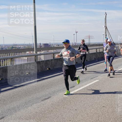 03.10.2025 - Köhlbrandbrückenlauf Michael Burmester http://msf.ph/oto/9088432 03.10.2025 12:44:36 Position 2  meine-sportfotos.de