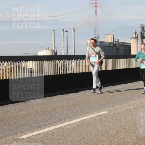 03.10.2025 - Köhlbrandbrückenlauf Lena Gebhardt http://msf.ph/oto/9088434 03.10.2025 10:06:41 Position 2  meine-sportfotos.de