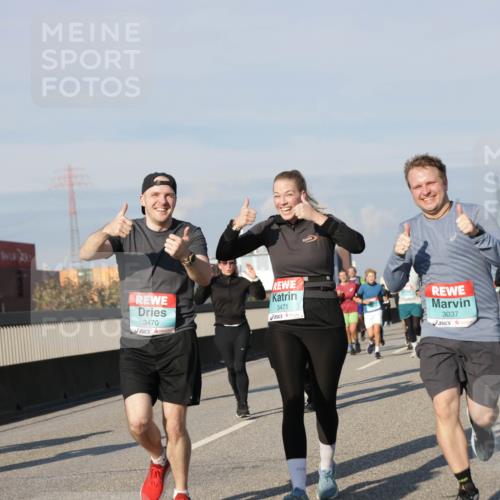 03.10.2025 - Köhlbrandbrückenlauf Jannik Wohlers http://msf.ph/oto/9088435 03.10.2025 09:58:09 Position 3 3470, 3471, 3037 meine-sportfotos.de
