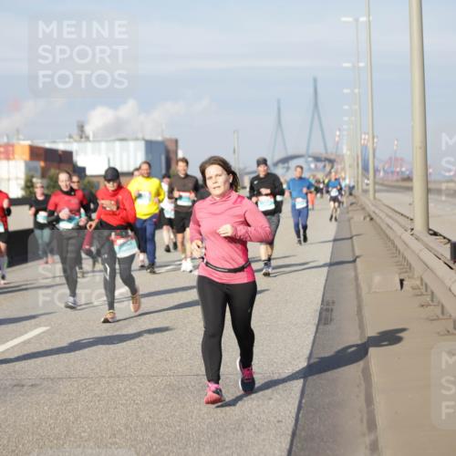 03.10.2025 - Köhlbrandbrückenlauf Jannik Wohlers http://msf.ph/oto/9088440 03.10.2025 10:09:03 Position 3 1910 meine-sportfotos.de