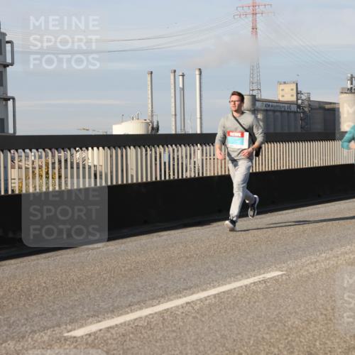 03.10.2025 - Köhlbrandbrückenlauf Lena Gebhardt http://msf.ph/oto/9088445 03.10.2025 10:06:42 Position 2  meine-sportfotos.de