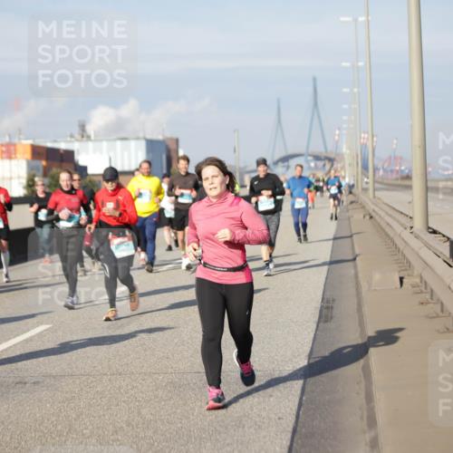 03.10.2025 - Köhlbrandbrückenlauf Jannik Wohlers http://msf.ph/oto/9088447 03.10.2025 10:09:03 Position 3 1910 meine-sportfotos.de