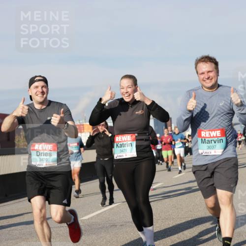 03.10.2025 - Köhlbrandbrückenlauf Jannik Wohlers http://msf.ph/oto/9088467 03.10.2025 09:58:09 Position 3 3470, 3471, 3037 meine-sportfotos.de