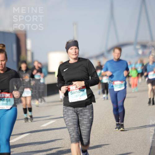 03.10.2025 - Köhlbrandbrückenlauf Jannik Wohlers http://msf.ph/oto/9088469 03.10.2025 10:09:06 Position 3 2869, 2870 meine-sportfotos.de