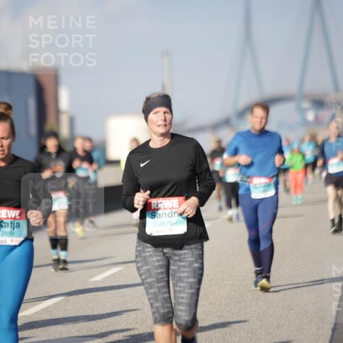 03.10.2025 - Köhlbrandbrückenlauf Jannik Wohlers http://msf.ph/oto/9088475 03.10.2025 10:09:06 Position 3 2869, 2870 meine-sportfotos.de