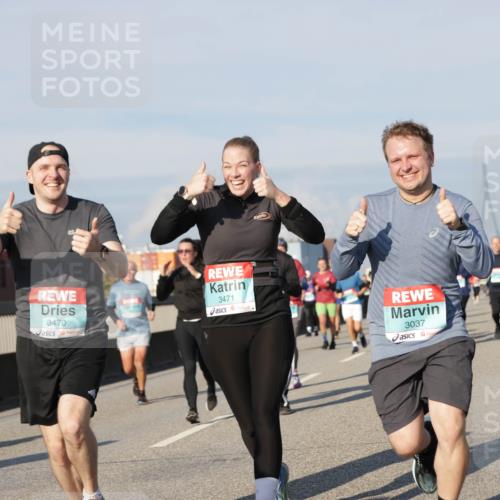03.10.2025 - Köhlbrandbrückenlauf Jannik Wohlers http://msf.ph/oto/9088477 03.10.2025 09:58:09 Position 3 3470, 3471, 3037 meine-sportfotos.de